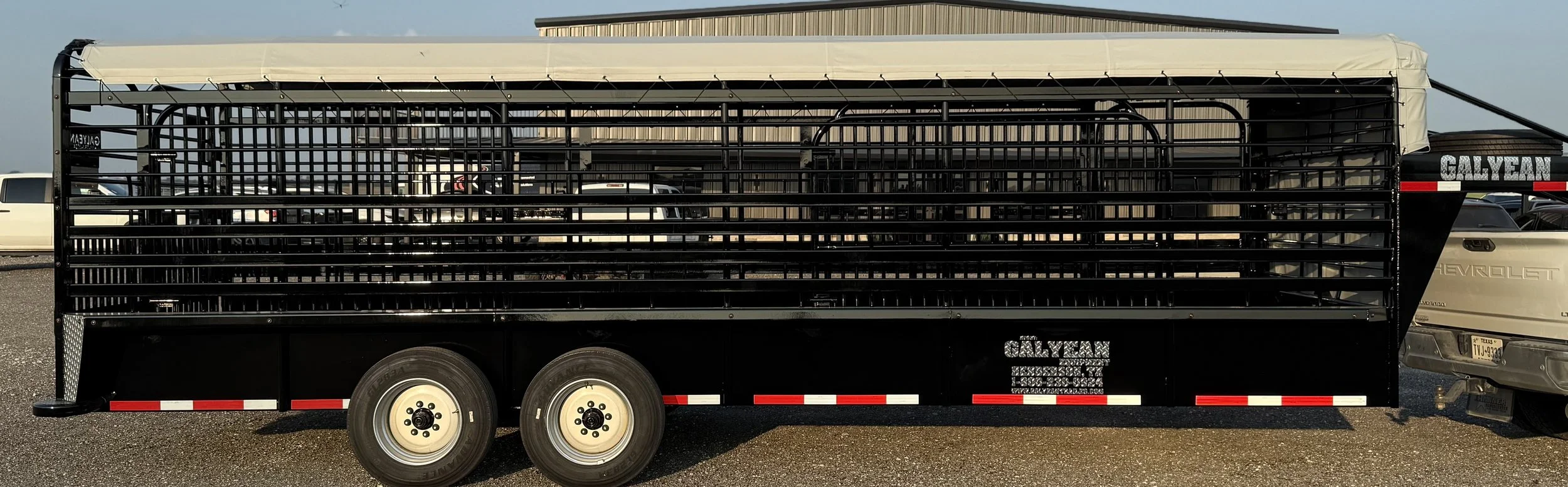 鉄道模型 TURNPIKE LIVESTOCK TRAILER MAMMOTH 2026 Eby Ruff Neck 8x32 Tandem 25K Aluminum Stock Trailer w